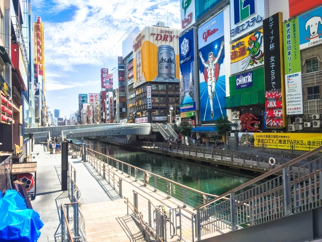 道頓堀川に絶対に飛び込んではいけない理由とは