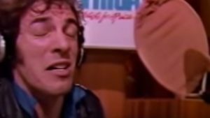 We Are The Worldでダミ声・ハイトーン・音程外しの人は一体誰なのか