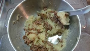 キテレツ大百科のOP「お料理行進曲」の歌詞通りコロッケ作ったら衝撃の結末に